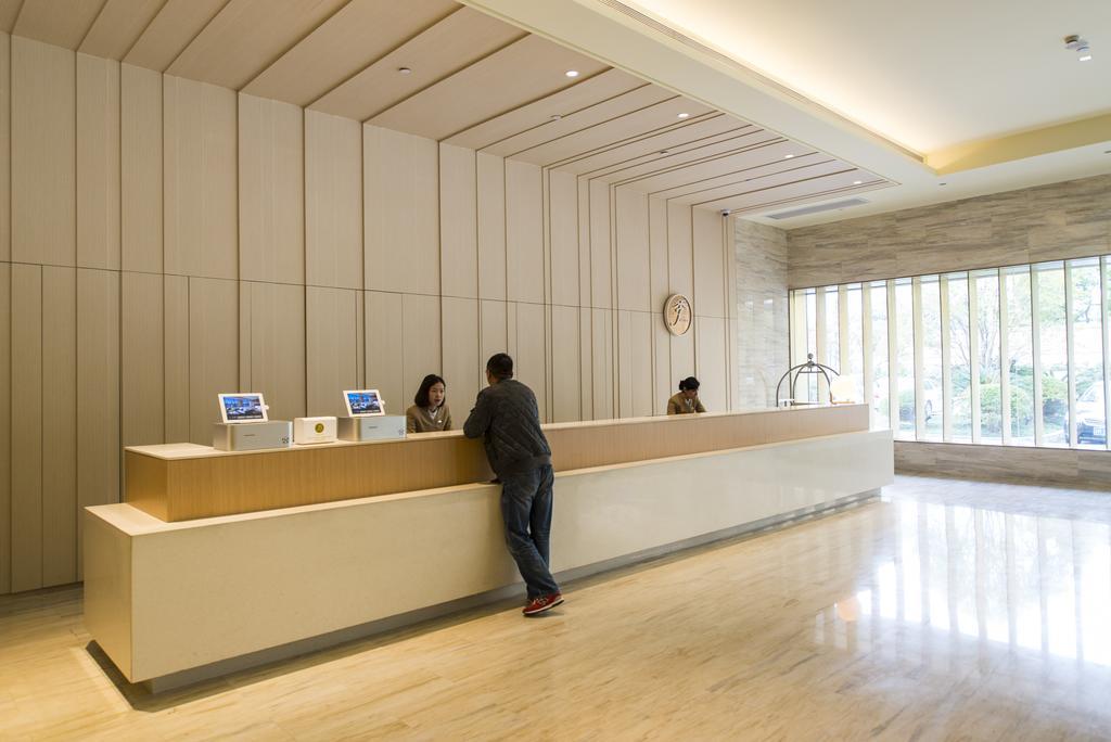 Ji Hotel Shanghai Hongqiao Wuzhong Road Exterior photo